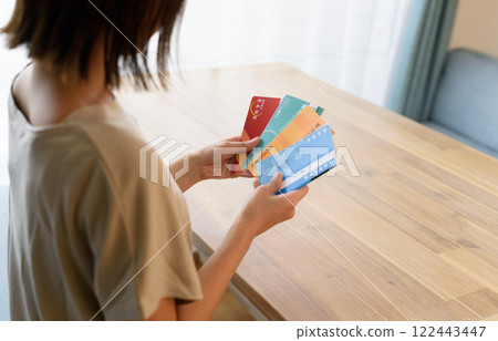 一位家庭主婦的肖像 122443447