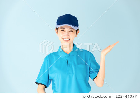 Woman, delivery, hand-waving Woman, delivery, hand-waving 122444057
