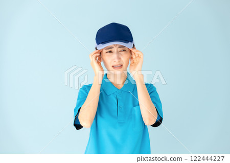 Woman, delivery, headache 122444227