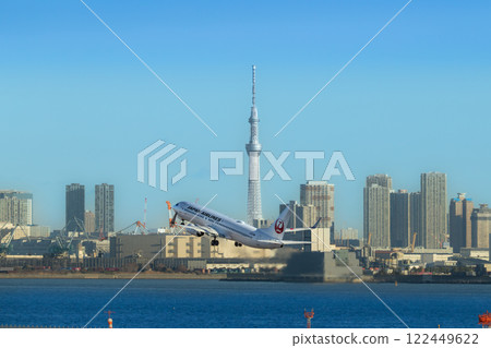從羽田機場和晴空塔起飛的噴射機 122449622
