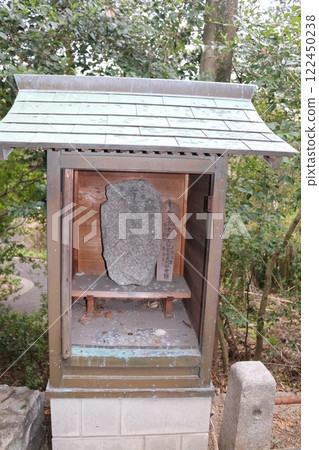 Megaliths at Ufushina Shrine (Utazu Town, Kagawa Prefecture) Megaliths at Ufushina Shrine (Utazu Town, Kagawa Prefecture) 122450238