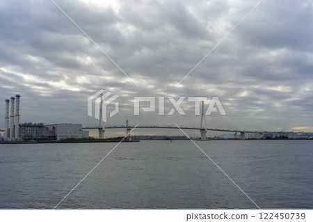 Scenery of Umi-Shibaura Station on the Tsurumi Line 122450739