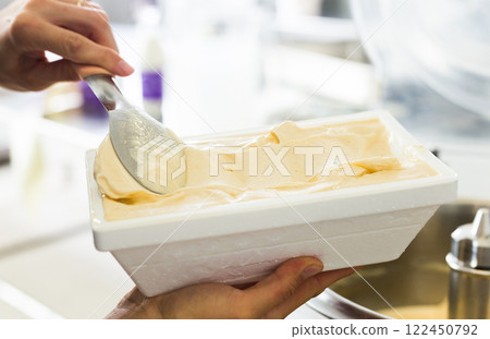 Thermal insulation tray with ice cream preparation process at factory Thermal insulation tray with ice cream preparation process at factory 122450792