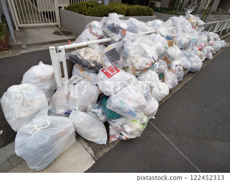 A large amount of household garbage waiting for collection 122452313