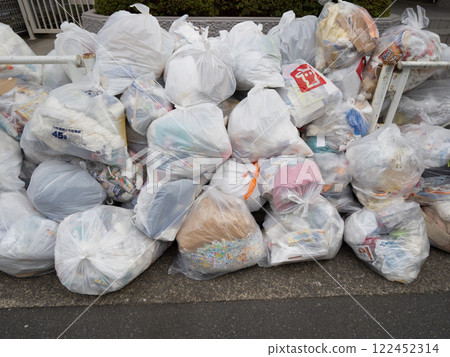 A large amount of household garbage waiting for collection 122452314