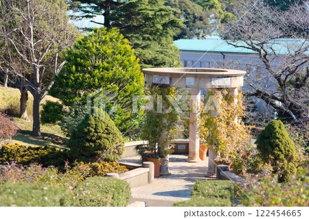 Gabos in the Rose Garden at Minato Mirai Park 122454665