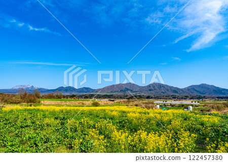 蒜山高原的春天:油菜花田、岡山縣真庭市蒜山和大山3 蒜山高原的春天:油菜花田、岡山縣真庭市蒜山和大山3 122457380