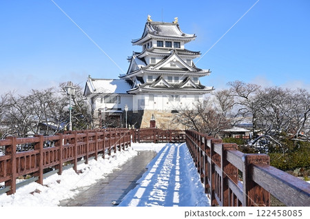 陽又一矢城與太光出世橋(岐阜縣大垣市) 白雪與藍天 陽又一矢城與太光出世橋(岐阜縣大垣市) 白雪與藍天 122458085