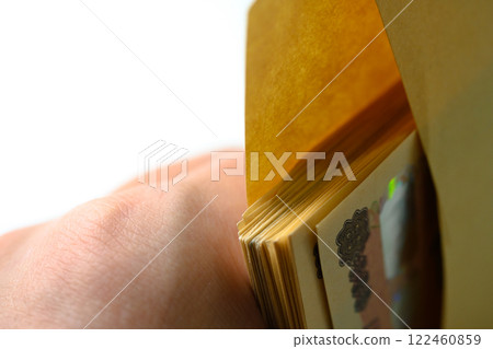 一捆高額鈔票 122460859