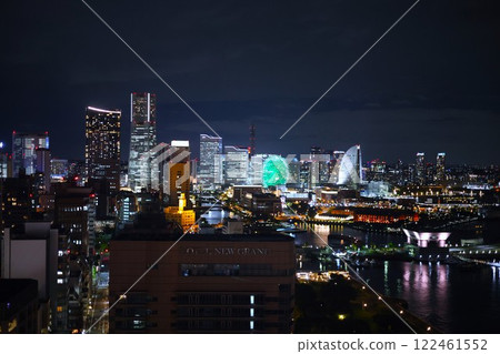 The glittering night view of Yokohama: a city of light and water 122461552