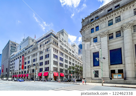 東京日本橋的寬闊街道和宏偉的建築 122462338