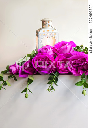 Bouquet of red roses on the table 122464723