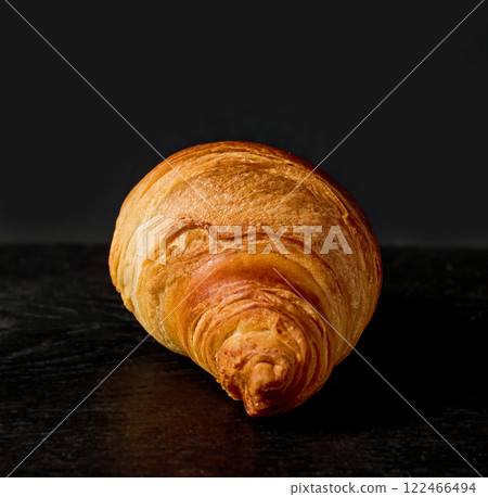 freshly baked croissant freshly baked croissant 122466494