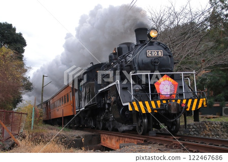 Oigawa Railway C10 steam locomotive (former Rasa Kogyo specification) running leisurely with special decorations_Photo taken on January 12, 2025 Oigawa Railway C10 steam locomotive (former Rasa Kogyo specification) running leisurely with special decorations_Photo taken on January 12, 2025 122467686