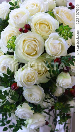 Smartphone wallpaper Bouquet White Red Rose Hypericum 122467996