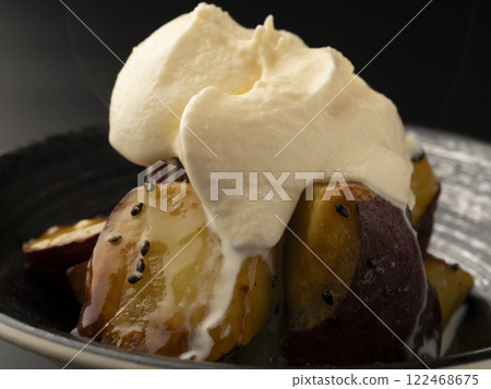 熱糖漬地瓜配冰淇淋-地瓜阿芙佳朵 熱糖漬地瓜配冰淇淋-地瓜阿芙佳朵 122468675