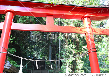 澀川市深山中的小茂地神社鳥居 122468954