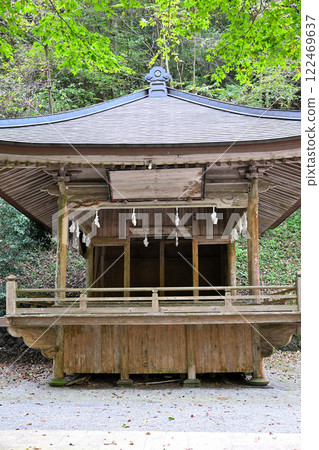 Komochi Shrine, quietly located in the mountains, Kagura Hall, Shibukawa City Komochi Shrine, quietly located in the mountains, Kagura Hall, Shibukawa City 122469637
