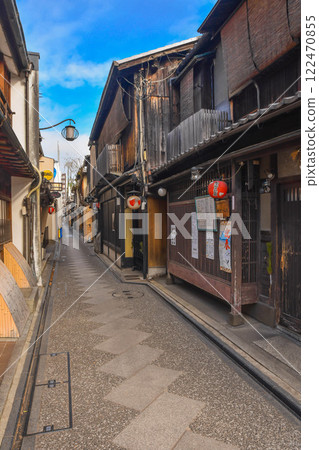Daytime streetscape of Pontocho in Nakagyo Ward, Kyoto City Daytime streetscape of Pontocho in Nakagyo Ward, Kyoto City 122470855