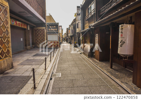Daytime streetscape of Pontocho in Nakagyo Ward, Kyoto City Daytime streetscape of Pontocho in Nakagyo Ward, Kyoto City 122470858