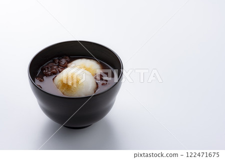 Round mochi zenzai and copy space on white background 122471675