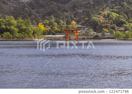 [從JR西日本宮島輪渡出發的廣島宮島、宮島口大鳥居] 122471796