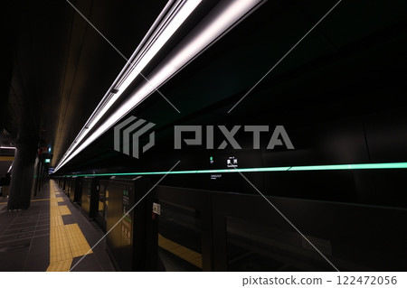 [Osaka Metro] Yumeshima Station platform (Chuo Line) 122472056