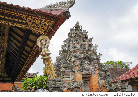 Ubud Palace - a showcase of traditional Balinese architecture 122472110