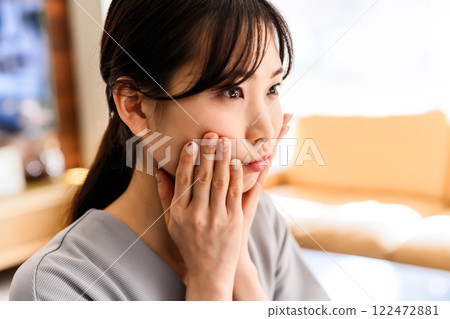 Young women's skin care 122472881