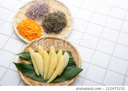 Kazunoko, Nebu, dried squid, carrots, ingredients for Matsumae pickles Kazunoko, Nebu, dried squid, carrots, ingredients for Matsumae pickles 122473232