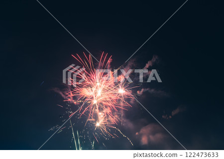 春節煙火綻放夜空 春節煙火綻放夜空 122473633