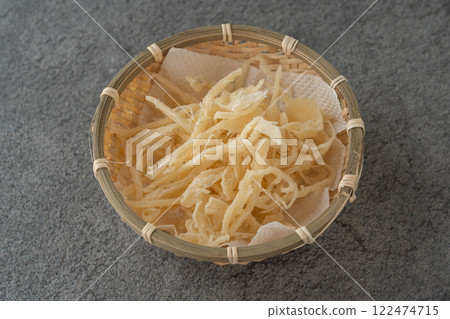 灰色背景中的軟魷魚 灰色背景中的軟魷魚 122474715