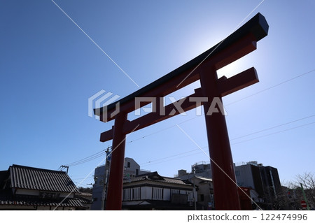 鶴岡八幡宮第三鳥居(神奈川縣鎌倉市雪下二丁目) 鶴岡八幡宮第三鳥居(神奈川縣鎌倉市雪下二丁目) 122474996