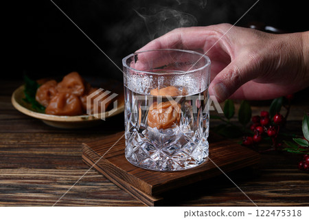 Shochu with plum 122475318