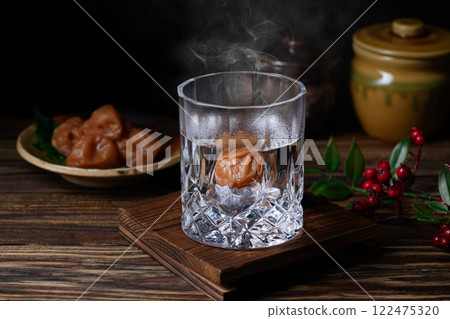 Shochu with plum 122475320