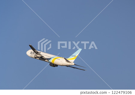 飛機從羽田機場起飛的場景 飛機從羽田機場起飛的場景 122479106