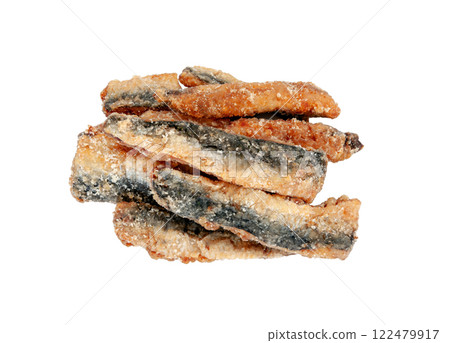 炸沙丁魚 [白色背景，剪切] 122479917
