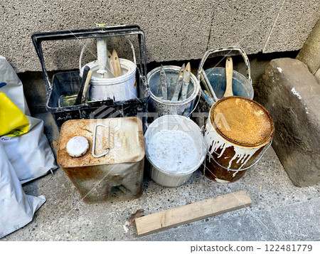 Paint for painting and paintingImage of paint for painting and painting toolsImage of tools Paint for painting and paintingImage of paint for painting and painting toolsImage of tools 122481779