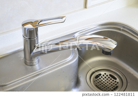 Faucet after replacement due to leak (before and after materials) 122481811