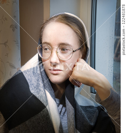 Girl with a big glasses 122481878