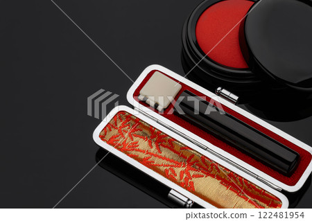 Seal and vermillion 122481954