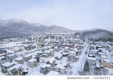 降雪中的居住區(鳥瞰圖) 降雪中的居住區(鳥瞰圖) 122482551