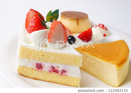 Strawberry cake, pudding, cheesecake Strawberry cake, pudding, cheesecake 122483135