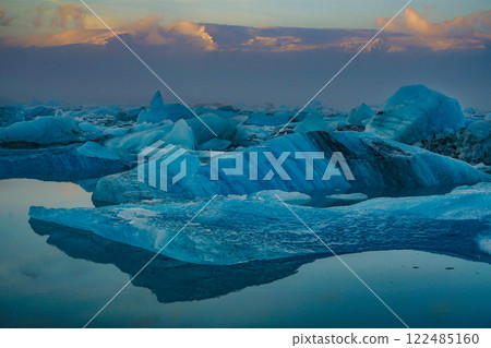 Jokulsárlón glacial lake Jokulsárlón glacial lake 122485160