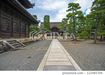 京都妙心寺大方丈的石板路 京都妙心寺大方丈的石板路 122485784