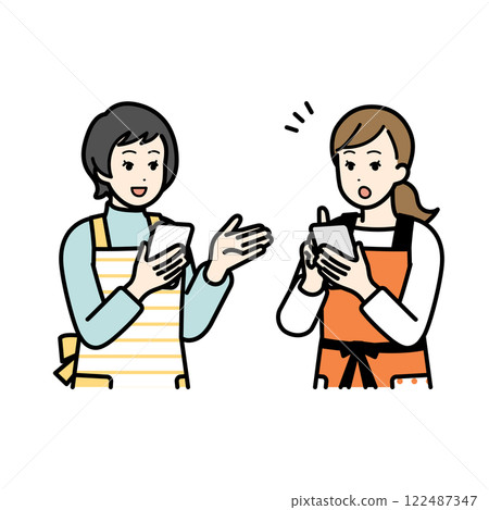 婦女談話,當拿著智能手機時 婦女談話,當拿著智能手機時 122487347