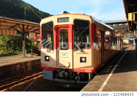 Nagara-gawa鐵路郡Uehachiman站 122488425