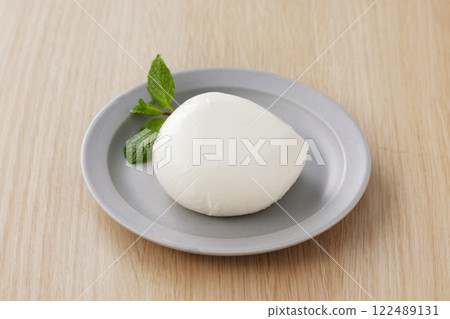 Mozzarella cheese 122489131