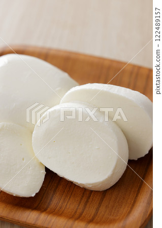 Mozzarella cheese 122489157