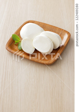 Mozzarella cheese Mozzarella cheese 122489160